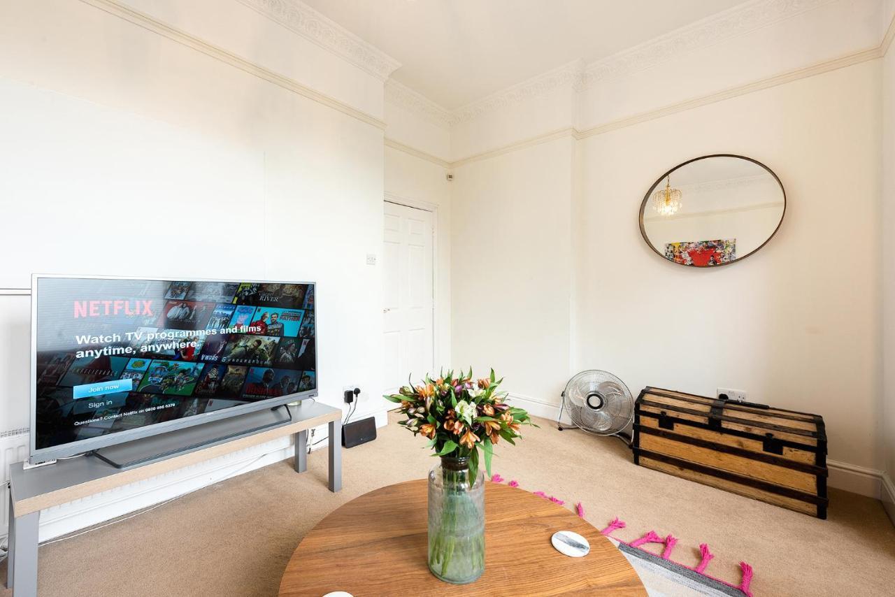 Heart Of Ealing Apartment With Garden Londres Exterior foto
