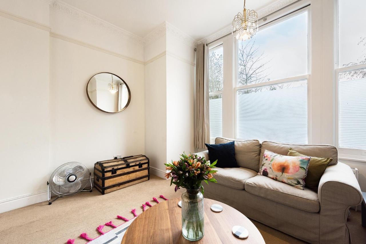 Heart Of Ealing Apartment With Garden Londres Exterior foto
